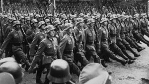 WW2-German-soldiers-marching.jpg
